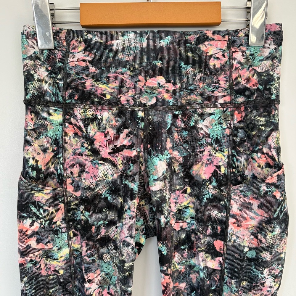 Lululemon Fast & Free Crop Leggings Size 6 Floral Abstract Side Pockets⁠ - Picture 2 of 8